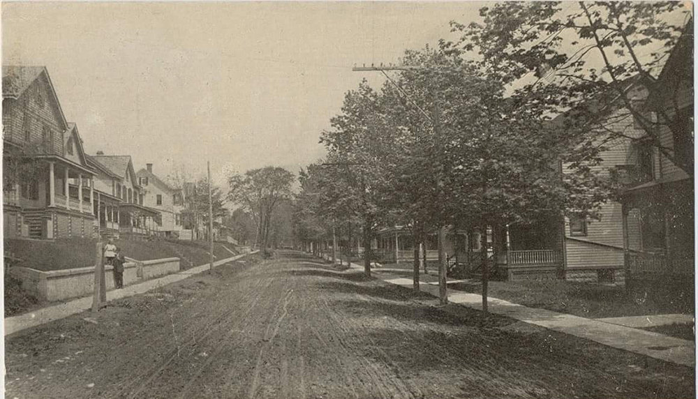 An old postcard shows how Walden’s Ulster Avenue appeared in the early part of the 20th Century.